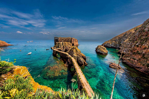 Lisbon: Nazaré, Praia do Baleal & Berlengas Island Boat Trip
