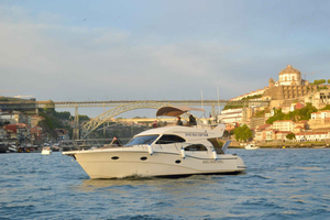 Luxury 7 Bridges Cruise, Port Wine Tasting & Sunset