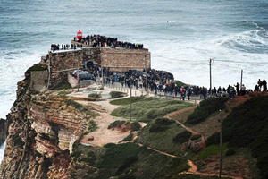 Nazaré Giant Waves & Medieval Óbidos Private Tour from Porto