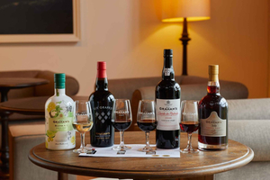 Porto: Wycieczka po Graham's Port Lodge i degustacja porto Essentials