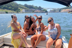 PORTO: Six Bridges Douro River Cruise with Wine and Snacks