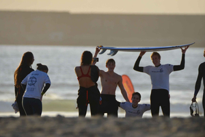 Porto: Lekcja surfingu z pierwszą szkołą surfingu w Porto!