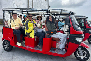 Oporto: tour privado Exprés en tuk-tuk por el centro histórico