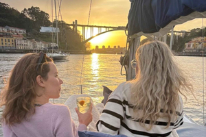 Private Sunset Sailing Cruise for 2 with Sparkling Wine and Views of the Douro