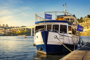Six Bridges Cruise with Francesinha Lunch