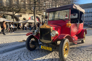 Tour Oporto: Aventura clásica en Tuk Tuk eléctrico