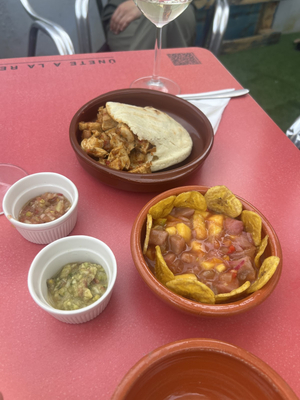 Dos Gorilas Bar