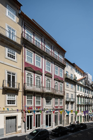 Duplo Ribeira by Petit Palace