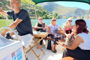 Porto: Private Tour Douro Valley/Winery SECXVIII /Boot/Mittagessen