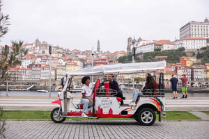 Porto: Tuktuk-tours met portwijnproeverij
