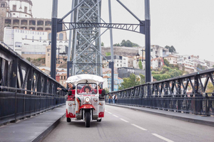 Oporto Tuk-Tuk Tour: Snabb, rolig och flexibel - 1 timme till hela dagen!