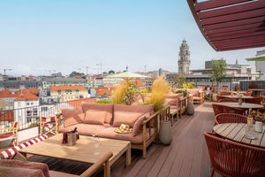 Rooftop Bar & The Social Hub Porto