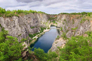 Czech Grand Canyon: Walking Tour with Private Luxury Minivan