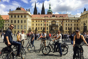 Electric Bike City Tour: Castle District and Prague Old Town