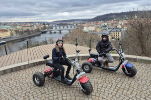 Tour di Praga al tramonto in trike elettrico