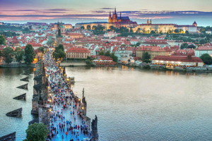 From Vienna: Full-Day Trip to Prague