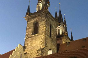 Verborgen binnenplaatsen en passages van Praag – Rustige wandeltour