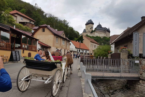 Karlštejn castle by horse carriage