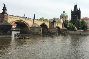 Prague: 3-hour Evening River Cruise with Dinner