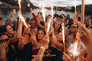 Festcruise i Praha: solnedgang, DJ-er og Epic-klubben