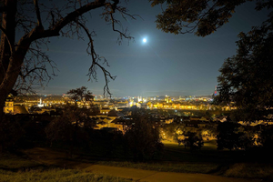 Praga di sera: una passeggiata panoramica dalla collina di Petřín alla Città Vecchia