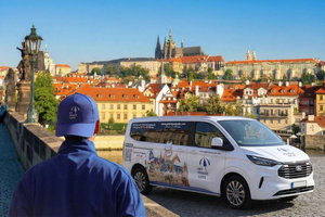 Prague Castle: Admission Ticket With Transfer And Audioguide