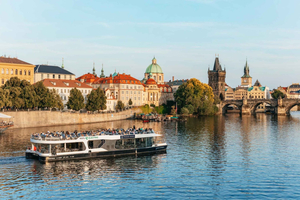 Prague: Vltava River Night Cruise with Buffet