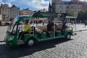 Praga: Prywatna wycieczka elektrycznym autobusem z audioprzewodnikiem