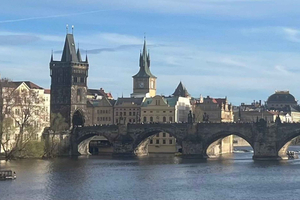 Praga: wycieczka prywatna po Moście Karola i Małej Stranie z lokalnym przewodnikiem