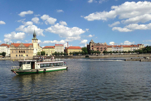 Private Vltava River 1 hour Boat Party with dancer