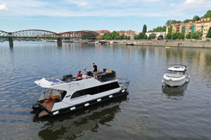 VIP Prague YachtBoat ONE Experience: All-You-Can-Drink