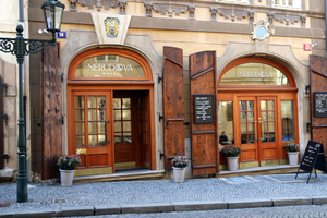 Nerudova 211 Hotel