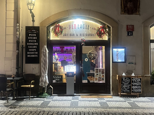 Red Eagle Restaurant & Bar