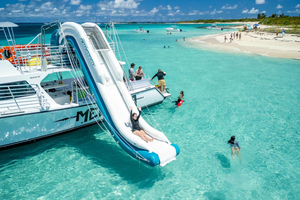 All Inclusive Snorkel and Slide Boat Tour: Icacos or Vieques