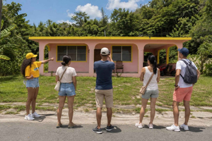 Bad Bunny-sightseeingtour, Vega Baja, rondleiding door de buurt waar Benito opgroeide