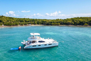 Fajardo: Private 47-F Catamaran Cruise with Drinks and Snack