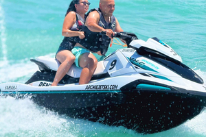 Isla Verde Beach 2026 – uthyrning av helt nya vattenskotrar