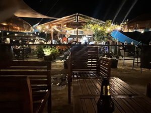 Bungalu Rest & Bar