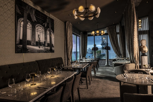 C’est La Vie Lounge Bar