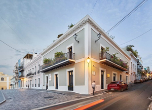 Decanter Hotel