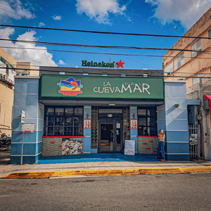 La Cueva del Mar | Calle Loíza