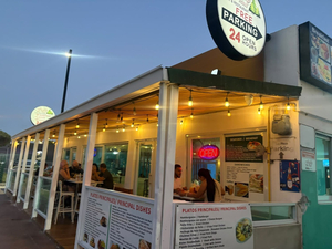 Los Pinos Bar & Restaurant
