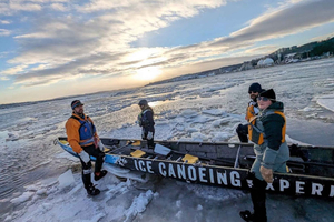 Quebec City: Sunset Ice Canoe Experience with Sauna