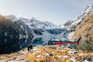 Queenstown: Milford Sound Cruise con trasferimento in elicottero