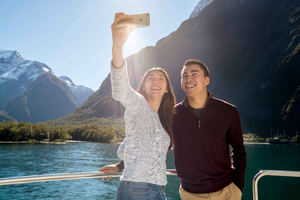 Milford Sound Coach & Scenic Cruise w/ Lunch from Queenstown