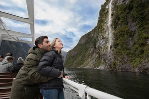 Milford Sound Coach Tour & Boutique Cruise from Queenstown