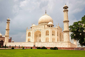 Tour von Agra/Delhi zum Taj Mahal bei Sonnenaufgang mit Tickets und Mittagessen