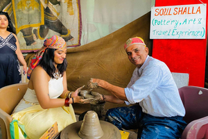 Atelier de poterie authentique à Udaipur, Rajasthan