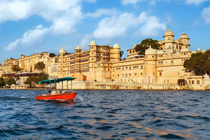 Explore Udaipur in One Day – Private Tour by Car With Guide