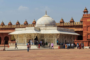 Delhi: 2-tägige Tour zum Taj Mahal, nach Agra und Fatehpur mit Guide und Mahlzeiten